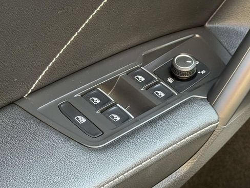 Certified 2023 Volkswagen Tiguan SE AWD/4WD image 17