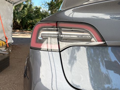 Used 2020 Tesla Model 3 Standard Range Plus image 10