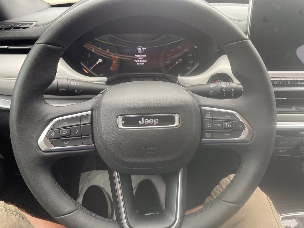 Used 2025 Jeep Compass Limited AWD/4WD image 20