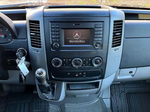 Used 2016 Mercedes-Benz Sprinter 2500 image 6