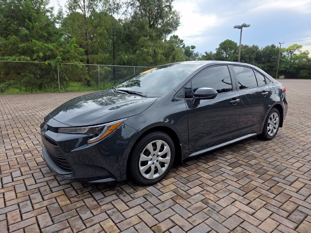 Used 2026 Toyota Corolla LE FWD image 3