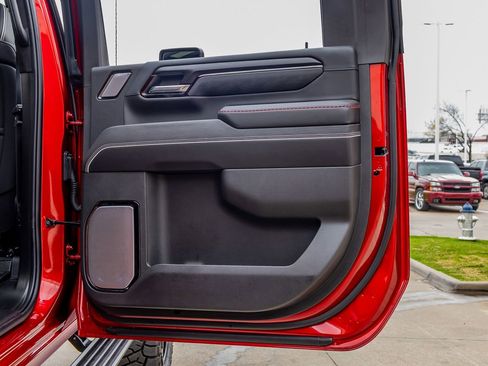 Used 2025 GMC Sierra 2500 AT4X image 38