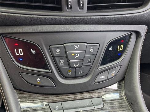 Used 2017 Buick Envision Essence image 5