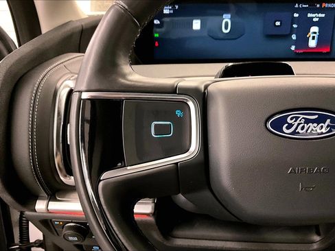 Used 2025 Ford Expedition Max Platinum AWD/4WD image 27