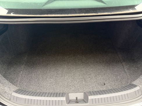 Used 2025 Volkswagen Jetta SE FWD image 32