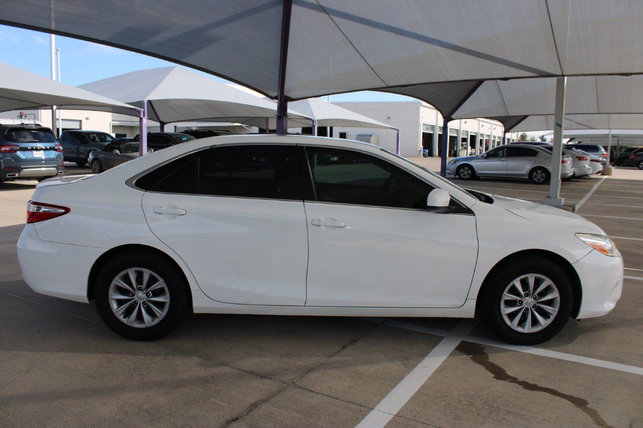 Used 2016 Toyota Camry LE FWD image 7