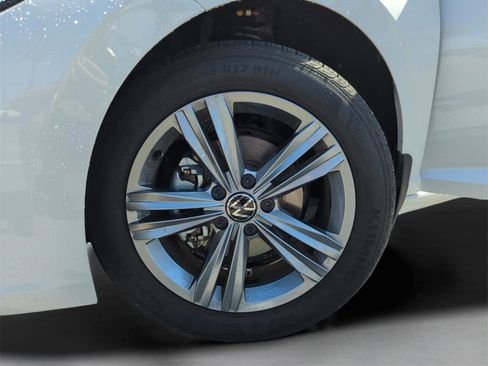 Used 2024 Volkswagen Jetta SE image 44