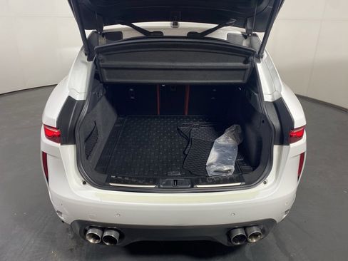 Used 2021 Jaguar F-PACE SVR image 28