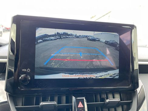 Used 2025 Toyota Corolla LE image 17