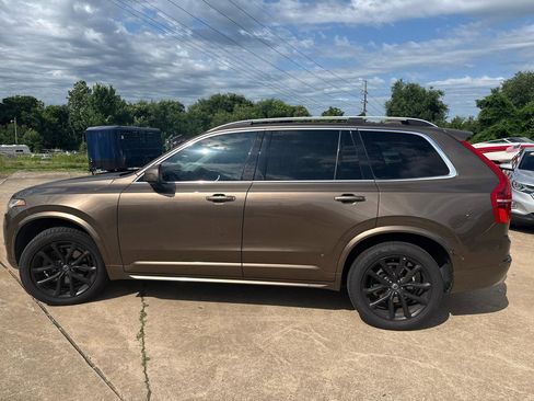 Used 2017 Volvo XC90 T6 Momentum w/ Vision Package AWD/4WD image 8