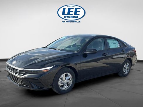 New 2026 Hyundai Elantra SE image 8