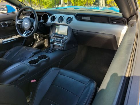 Used 2017 Ford Mustang Premium image 13