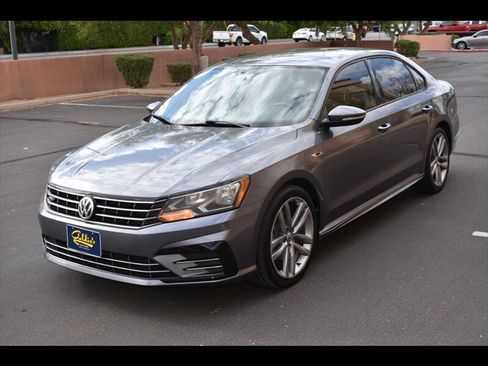 Used 2018 Volkswagen Passat 2.0T R-Line image 3