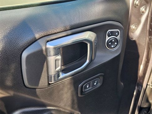 Certified 2025 Jeep Gladiator Rubicon w/ Convenience Group image 11