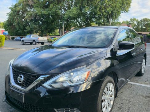 Used 2017 Nissan Sentra S FWD image 2