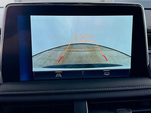 Used 2024 Chevrolet Tahoe Premier image 23