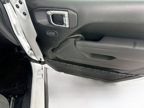 Used 2024 Jeep Wrangler Willys image 29