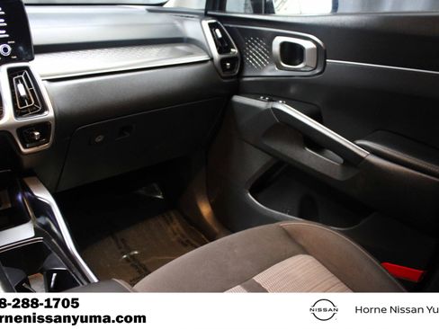 Used 2022 Kia Sorento LX FWD image 10