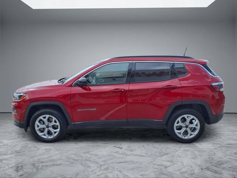 Used 2026 Jeep Compass Latitude AWD/4WD image 4