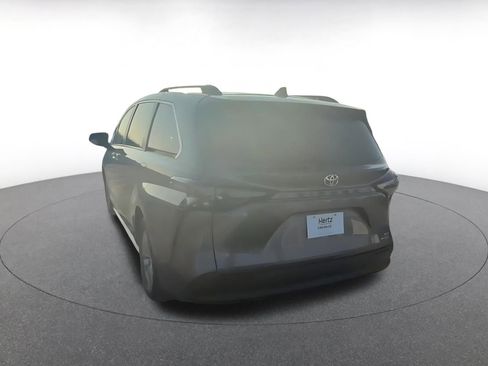 Used 2024 Toyota Sienna XLE image 10