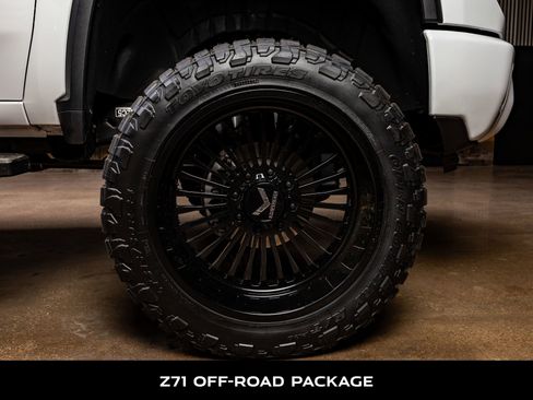 Used 2025 Chevrolet Silverado 2500 LTZ w/ Z71 Chrome Sport Edition image 12