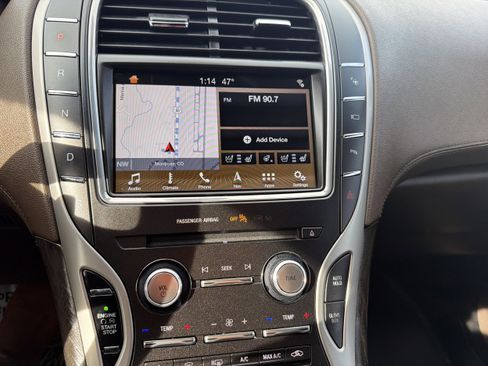 Used 2017 Lincoln MKX Reserve w/ Luxury Package image 16