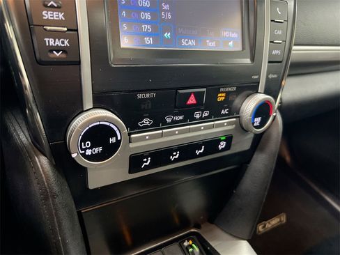 Used 2012 Toyota Camry SE image 15