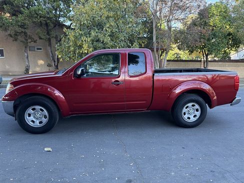 Used 2010 Nissan Frontier SE w/ Power Pkg image 4
