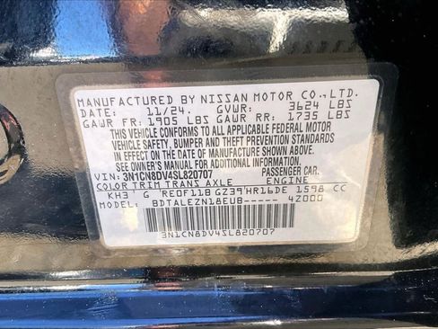 Used 2025 Nissan Versa S w/ Trunk Package image 30