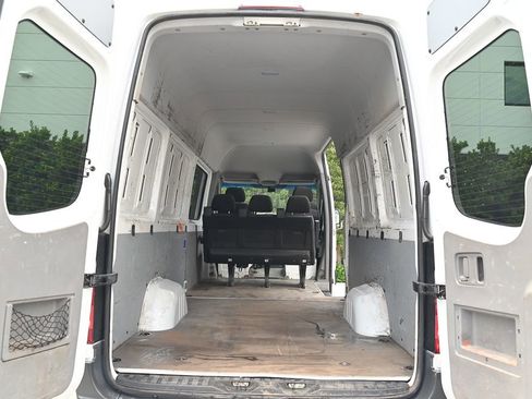 Used 2017 Mercedes-Benz Sprinter 2500 image 10