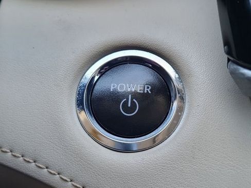 Used 2023 Toyota Highlander Platinum image 17