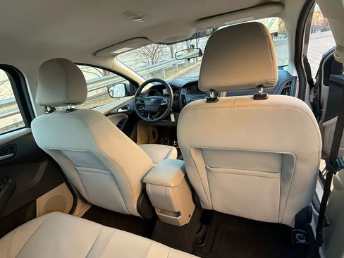 Used 2015 Ford Focus SE image 11