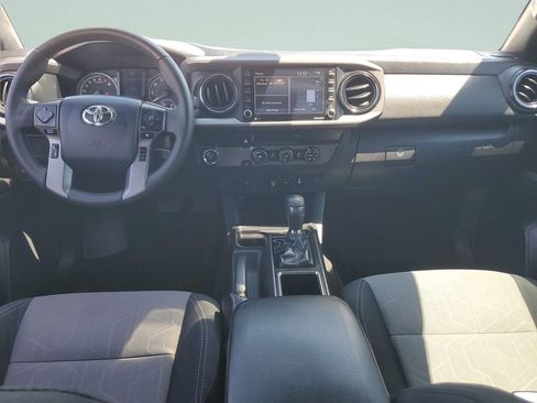 Used 2020 Toyota Tacoma TRD Sport image 14