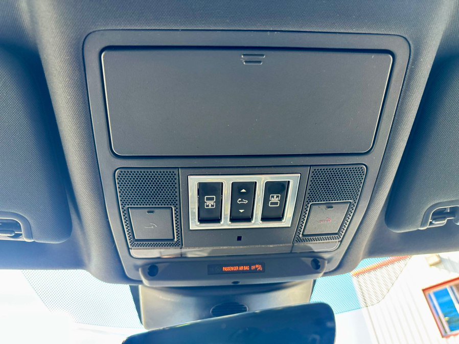 Used 2018 Land Rover Discovery HSE AWD/4WD image 30