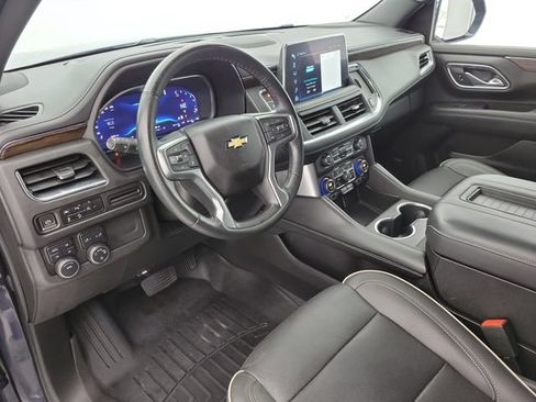 Used 2023 Chevrolet Suburban Premier AWD/4WD image 18
