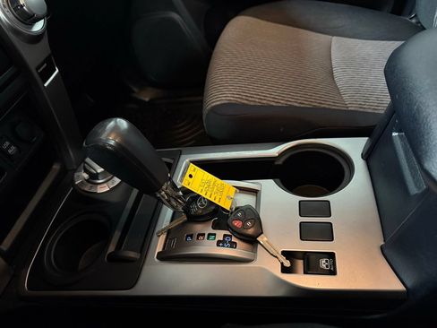 Used 2017 Toyota 4Runner SR5 AWD/4WD image 15