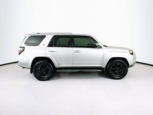 Used 2016 Toyota 4Runner SR5 image 10