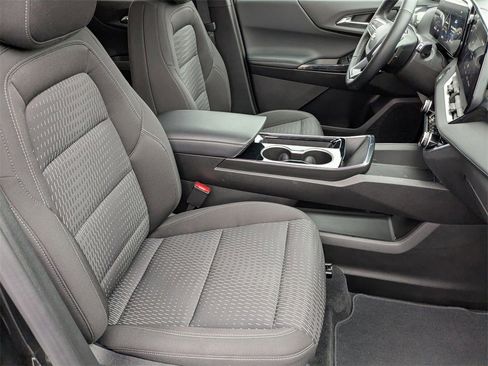 Used 2025 Chevrolet Equinox LT image 37