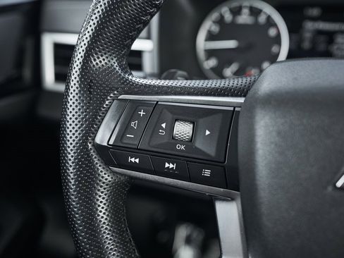 Used 2024 Mitsubishi Outlander SE image 32