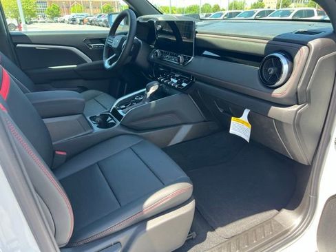 New 2025 Chevrolet Colorado Z71 w/ Technology Package AWD/4WD image 16