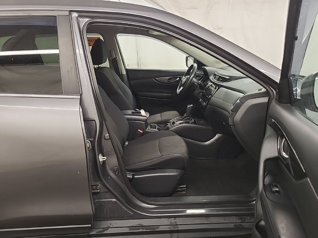 Used 2019 Nissan Rogue SV AWD/4WD image 12