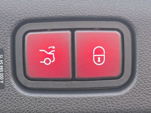 New 2026 Mercedes-Benz E 350 4MATIC Sedan image 23