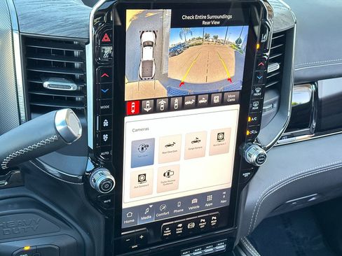 New 2025 RAM 3500 Limited AWD/4WD image 18