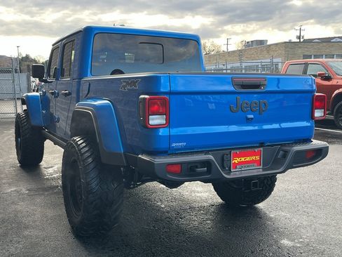 New 2025 Jeep Gladiator Sport w/ Premium Package image 8