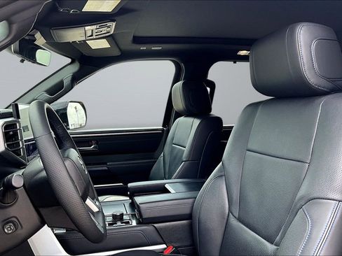 Used 2025 Toyota Sequoia Platinum image 22