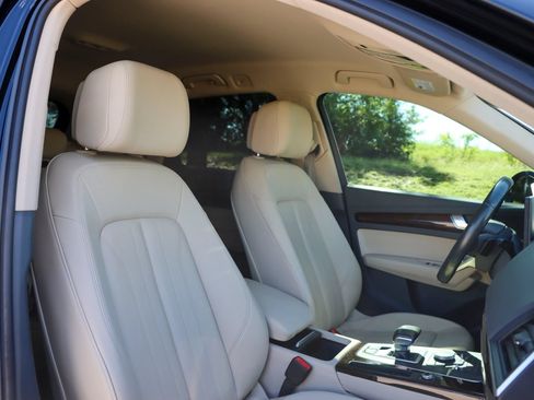 Used 2019 Audi Q5 2.0T Premium AWD/4WD image 20