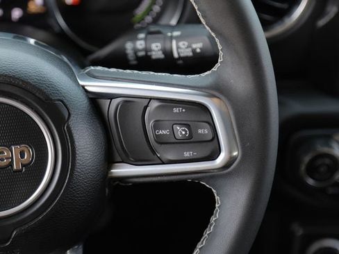 Used 2023 Jeep Wrangler Unlimited Sahara AWD/4WD image 16