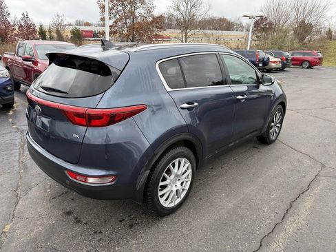 Used 2017 Kia Sportage EX w/ EX Premium Package image 3