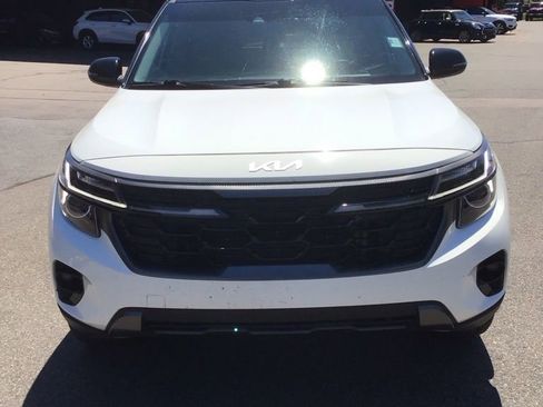 Used 2024 Kia Seltos X-Line AWD/4WD image 2