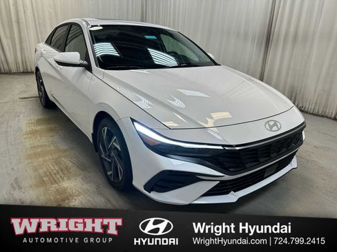 Certified 2025 Hyundai Elantra SEL FWD image 1
